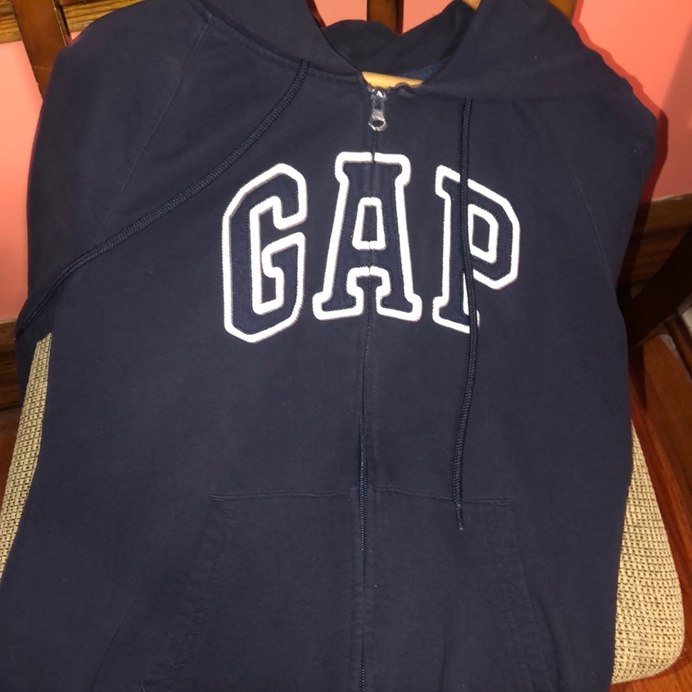 Gap sweater